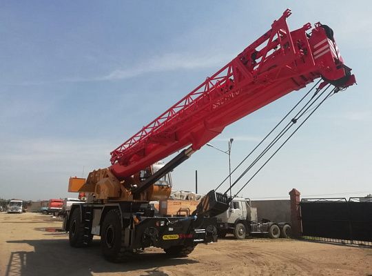 Короткобазный кран Sany SRC750C